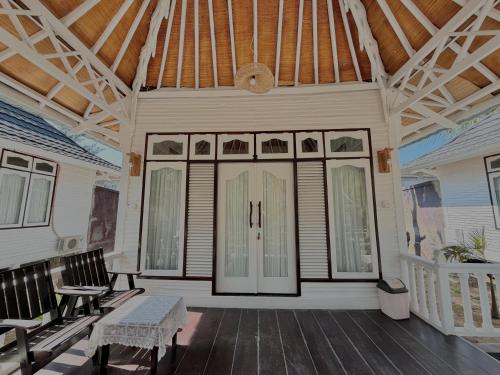 Bronze Bungalows 2