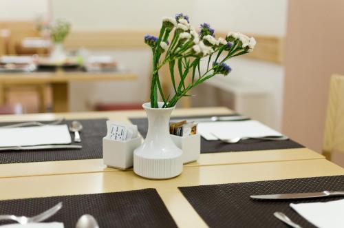 Hotel Garibaldi - main image