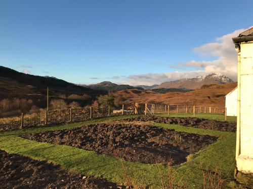 Garrison Of Inversnaid Farm with Hot Tub