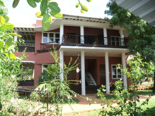 Inn Pondiville Forest Retreat - 숙소 외관