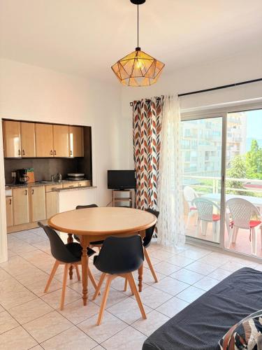 Superbe Appartement sur le port de St Cyprien - image 4