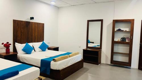 2 double beds