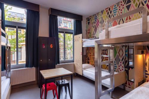 3 bunk beds