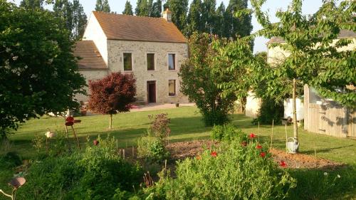 Exterior view, Chambres Natura Gite Normandie in Falaise