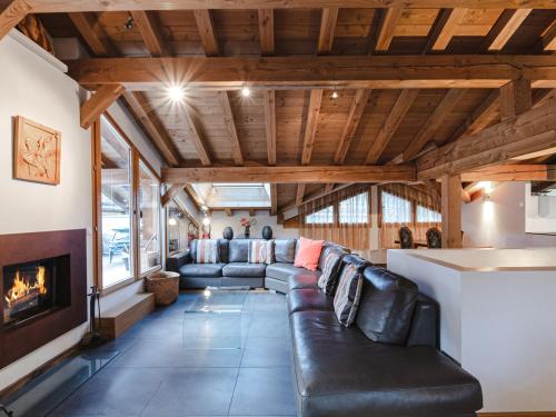 Superbe chalet 4 étoiles 8 pers, proche pistes, Wi-Fi, parking - FR-1-343-184