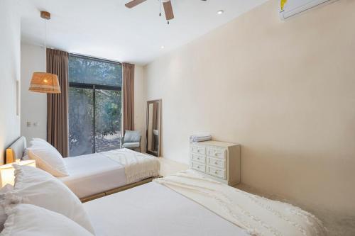Cosy Designed 5BDR 8beds dual apts w amenities - image 2