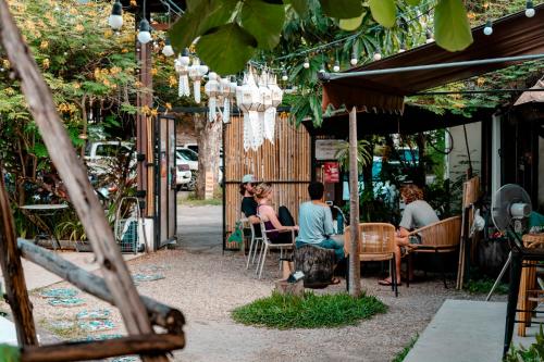 The Yard Hostel Chiang Mai near Kuankarmarh Temple