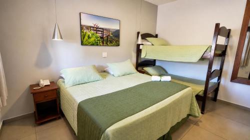 1 double bed, 1 bunk bed