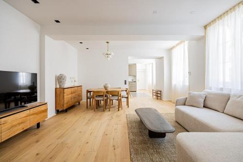 Apartment #2 Bedrooms #Place des Vosges #Paris03