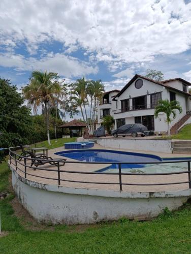 Acogedora Cabaña, Pereira Cerritos