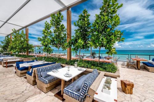 Hyde Beach Residence in Hollywood, USA