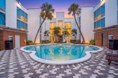 Kolam renang, Tropical Palms Hotel in Pinellas Park (FL)