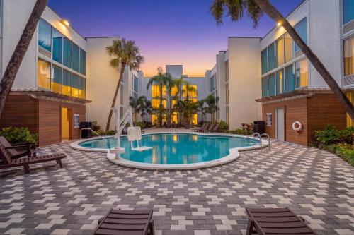 Kolam renang, Tropical Palms Hotel in Pinellas Park (FL)