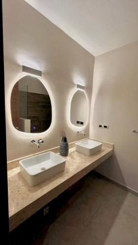 2BR Apartment Prime Location Newly Refurbished - image 2