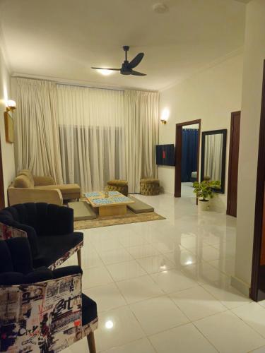 Luxury stay 2 bedroom apartment Bahria - image 2