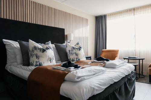2 twin beds