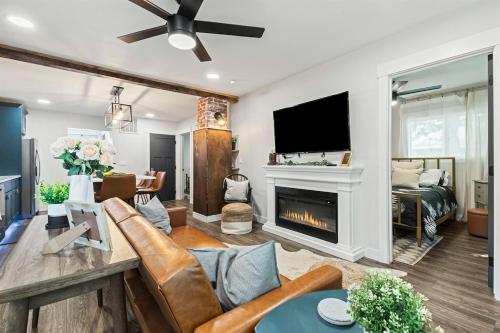 . Modern Gatsby 2b15b Caldwell Near Golf Course!