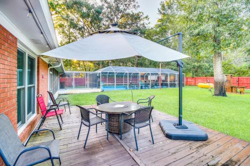 Home 2.5 Mi to Fort Stewart w/ Heated Pool in هينيسفيل