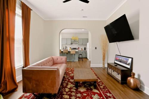 Bright-Spacious Home Near Downtown Indy