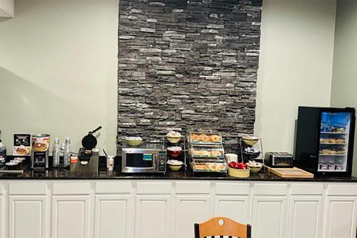 Restaurant, Baymont by Wyndham Easton in Easton