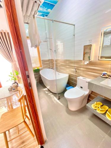 Shower, Sea-Breeze Homestay in Phu Hai