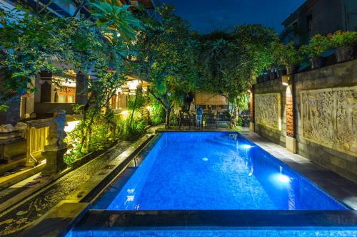 Suarsena Bungalow Ubud Bali Guest House Price Address - 