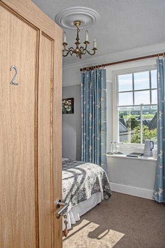 Llety Brynawel Guest House - image 14