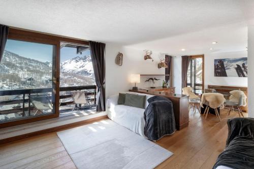 MCX Vacation Rental - Murailles Panorama elegant superior ski-in, ski-out apartment in Breuil-Cervinia