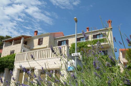 Apartment by the sea Fanita, Postira (Postire) (foto 3)