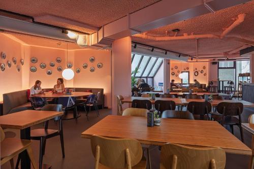 Stayokay Hostel Rotterdam - fully renovated April 2026 in Rotterdam