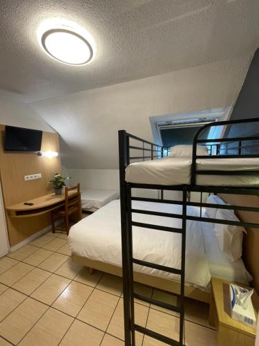 Confort Hôtel Room Type - Quadruple Room