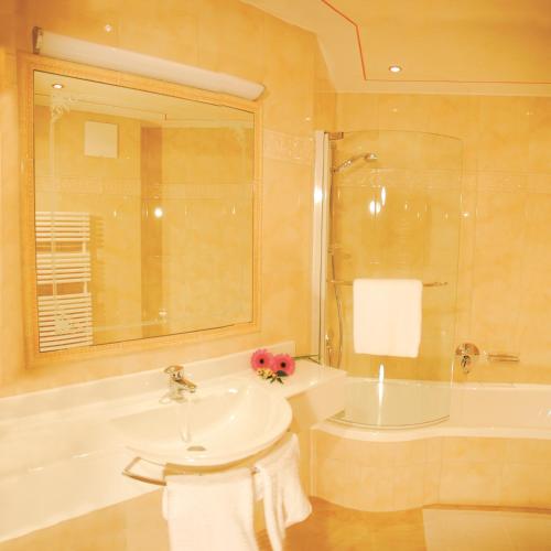 Hotel Neue Post – Hippach, IL