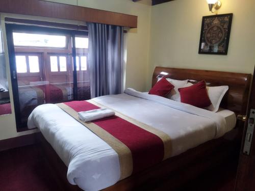 Faciliteter, HOTEL RUPAKOT AND ROOFTOP RESTAURANT in Bhaktapur