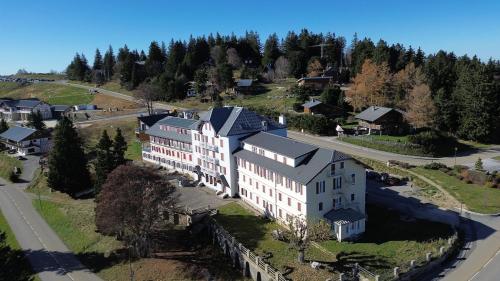 T2 rénové au pied du belvédère du Revard