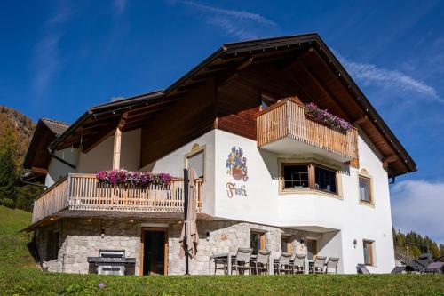 Luxury Alpine Suites Ultimate Comfort Parking and WiFi