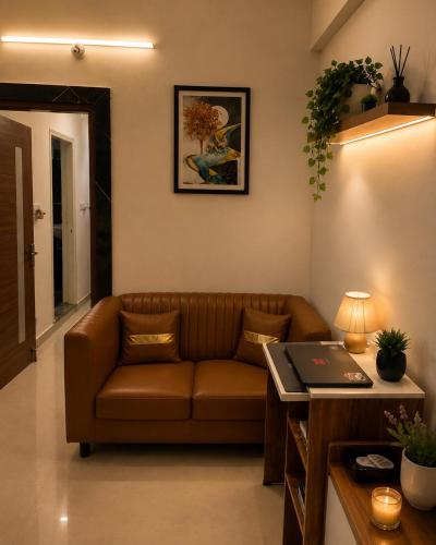 Private Cozy 1BHK with Balcony, Lift and Fast WiFi in Bangalore