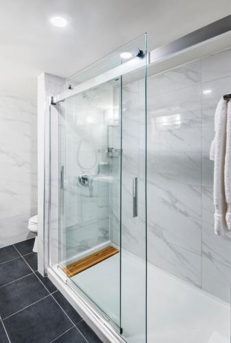 Ottawa Embassy Hotel & Suites