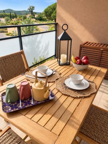 T2 classé 3 étoiles avec piscine et climatisation Bormes les Mimosas Le Lavandou