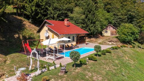 Villa Lasovic by Villas Guide in Mala Erpenja