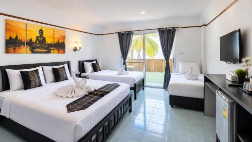 Samui Green Hotel Room Type - Quadruple Room with Balcony