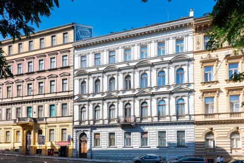 Charming 2BR Apartment Near the National Museum by EasyBNB Premium - image 4