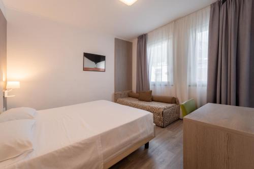 3 twin beds