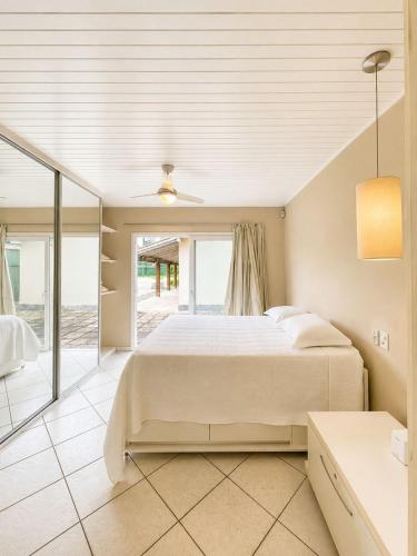 Spacious house with 7 bedrooms 400m from the beach | Pool barbecue area and sports field BZ54 - image 4