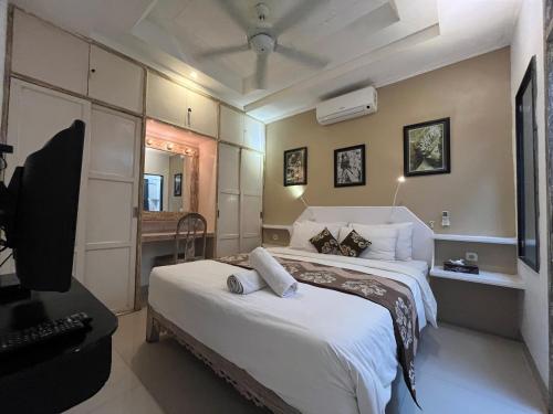 Kuta Blue Lagoon 5 bedrooms Villa near beach and airport 3
