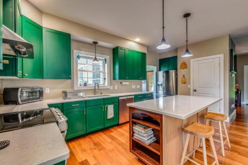 Dog-Friendly Family Haven Minutes From Burlington! in Williston (VT)