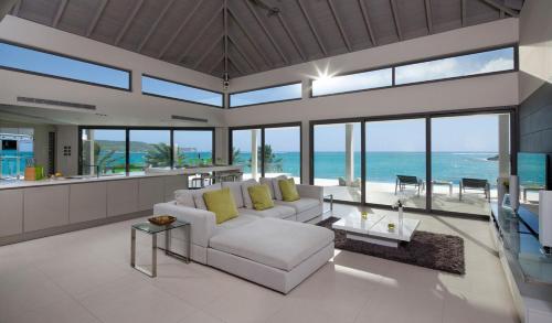 Daniel Bay, Waterfront Villa, Antigua in Mamora Bay