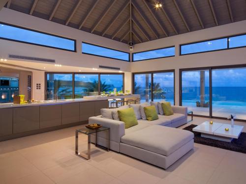 Daniel Bay, Waterfront Villa, Antigua in Mamora Bay