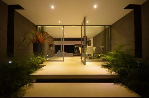 Daniel Bay, Waterfront Villa, Antigua in Mamora Bay