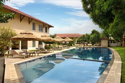 Bassein, Bhanu The Fern Forest Resort & Spa Jambughoda, Series by Marriott in Jambughoda
