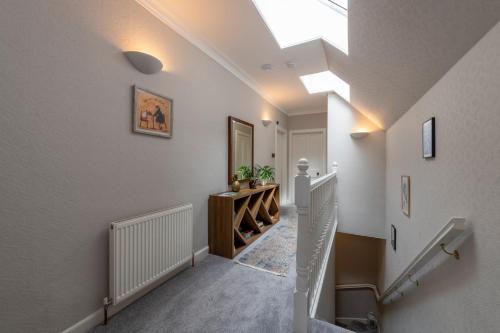 Fabulous 2 Bedroom House just outside Edinburgh in Roslin